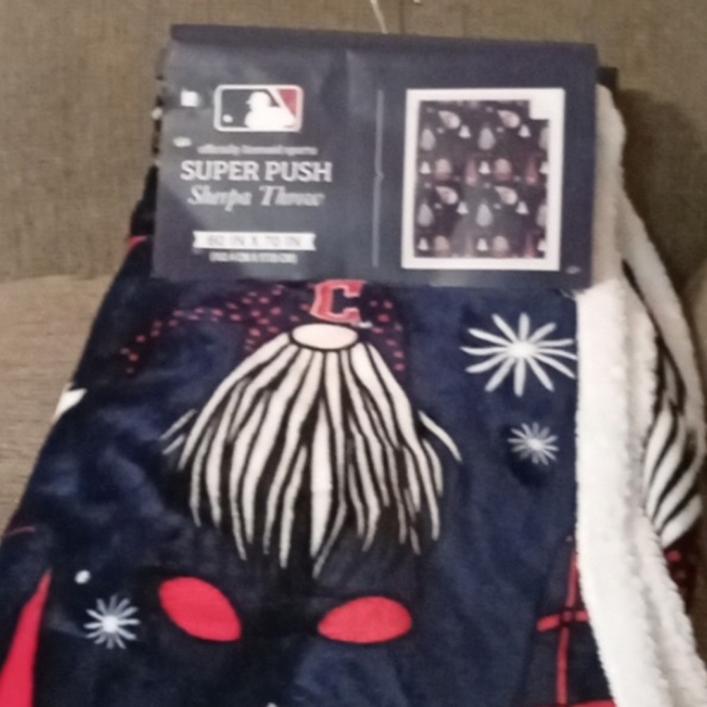 NEW Cleveland Guardians Super Soft 60x70" Sherpa Throw, MLB